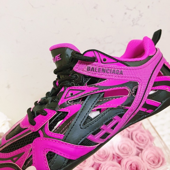 Authentic Balenciaga New Pink and Black Drive Sneakers - Picture 9 of 15